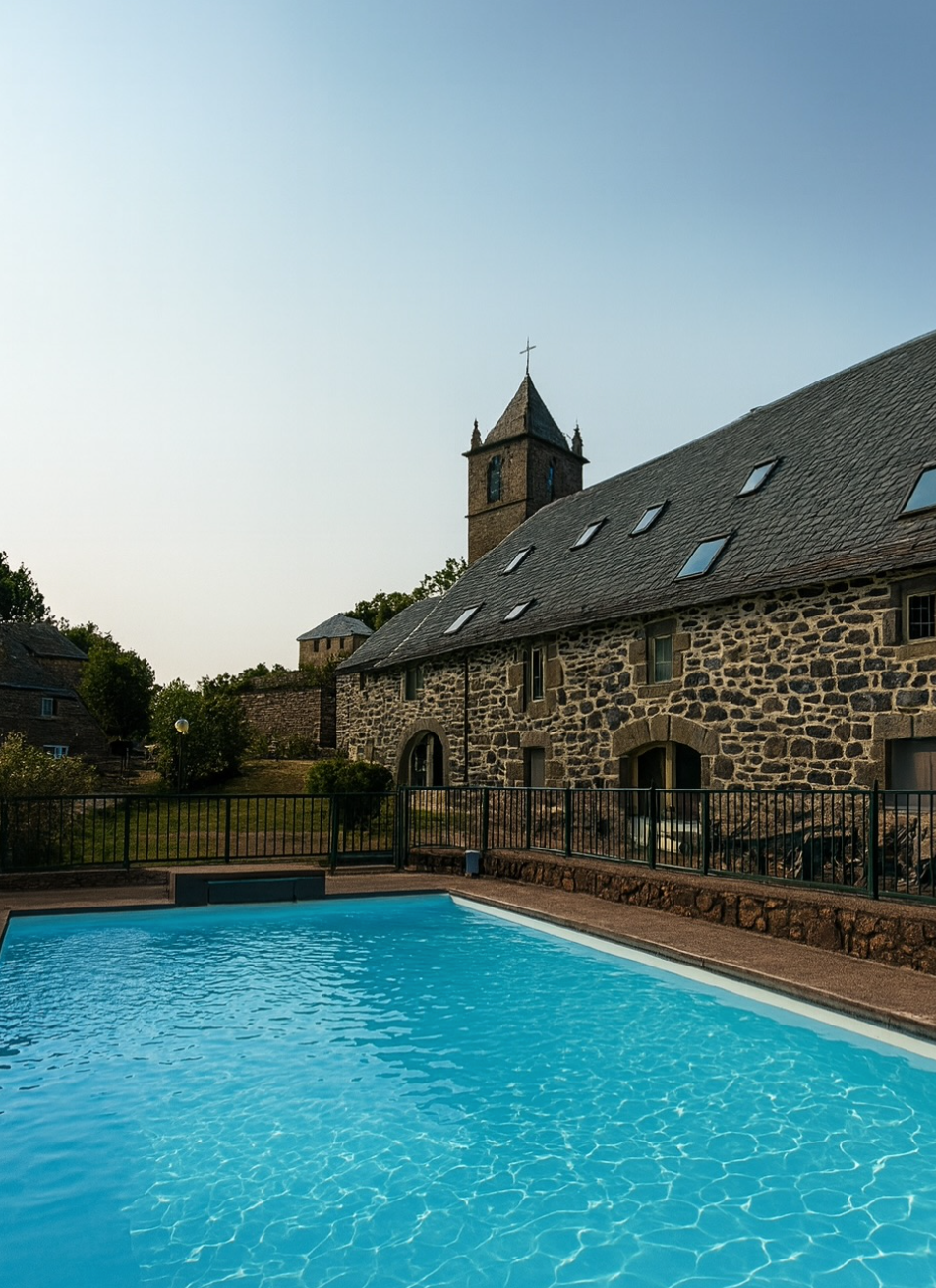 Façade Domaine de Belinay avec piscine
