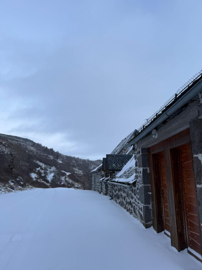 Façade domaine belinay parking